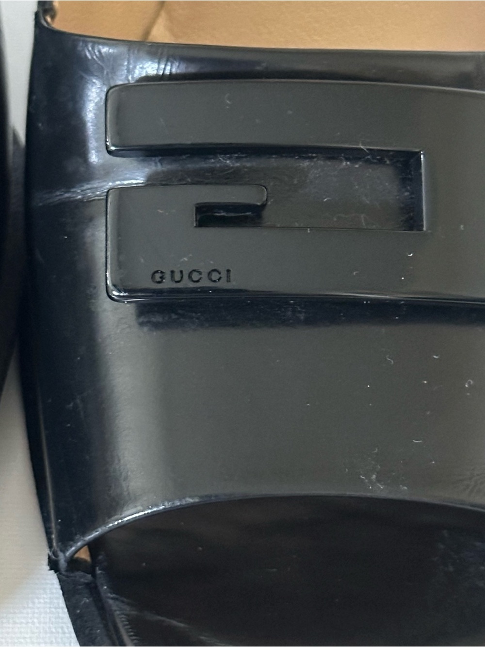 Gucci G Logo Black Patent Leather Open-Toe Pumps - Picture 3 of 10